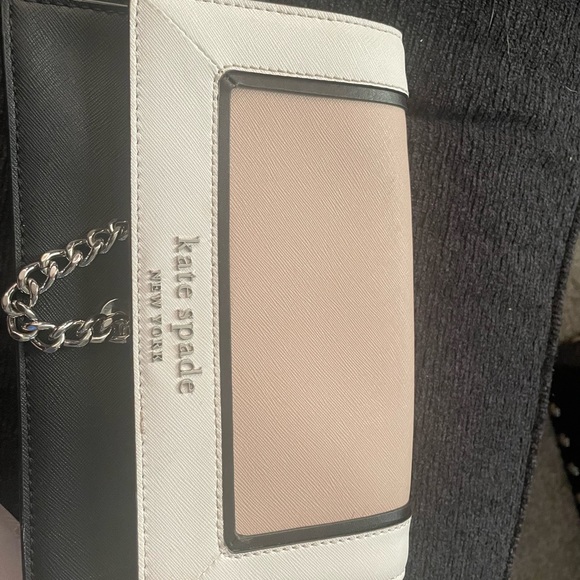 Authentic Kate Spade ♠️ Purse - Picture 3 of 6